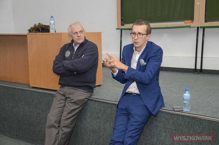 Dominik Linowski (z prawej) uważa, że wdrażana reforma oświaty to operacja na żywym organizmie